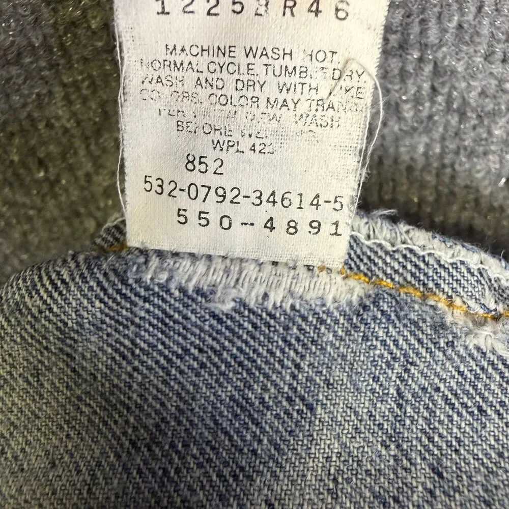 Vintage Levi's 550 Men's Jeans 38x32(36x31) Light Wash Denim Distressed Tapered
